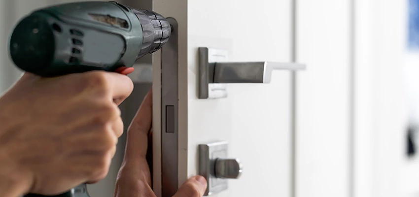 Locksmith For Lock Replacement Near Me in Pico Rivera, CA
