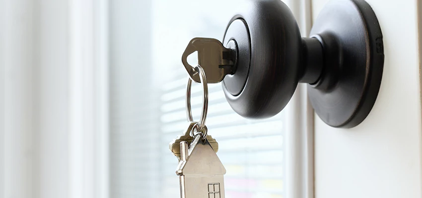 Bifold Door Knob Replacement in Pico Rivera, California