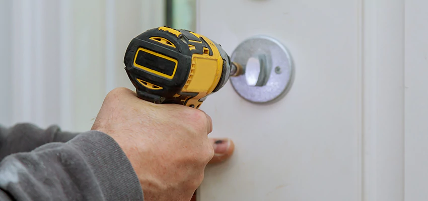 Street Locksmith For Smart Lock Repair in Pico Rivera, CA